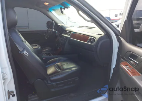 2011 Chevrolet Suburban 1500 Lt1 from USA, damaged, VIN 1GNSKJE37BR136546